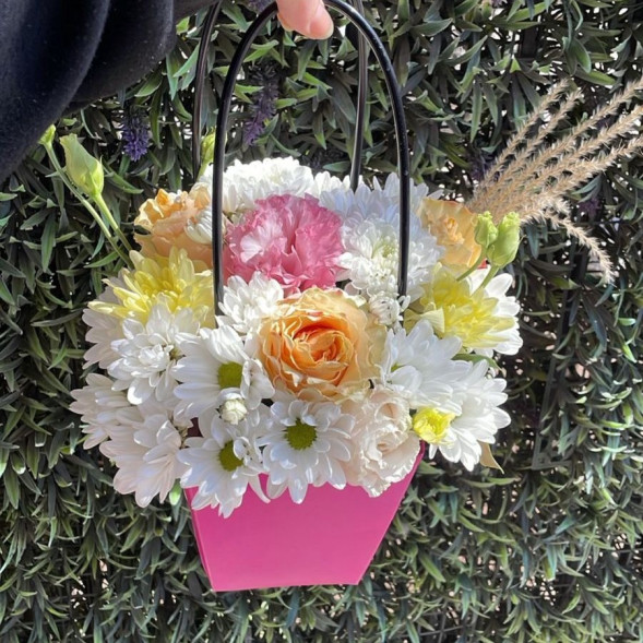 Композиция в коробке «Весеннее пробуждение»  в Черноморском