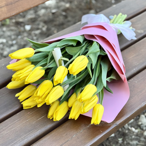 21 желтый тюльпан в Черноморском