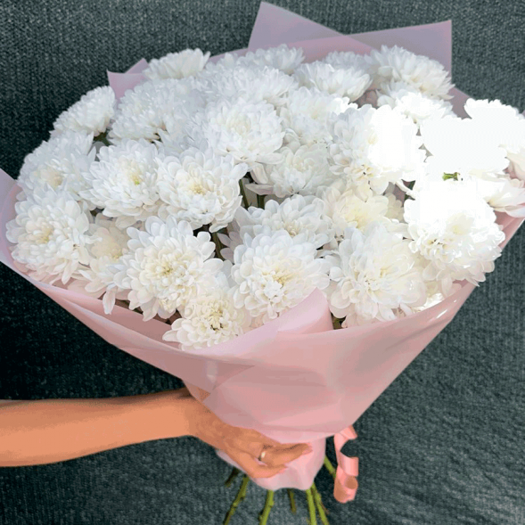 Букет 11 белых кустовых хризантем в Черноморском