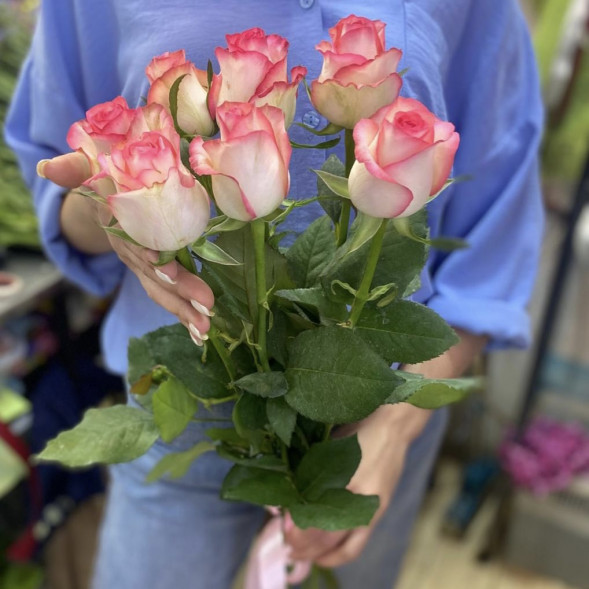 Букет 7 розовых роз в Черноморском