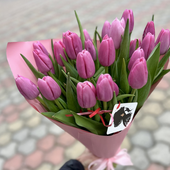 21 розовый тюльпан в Черноморском