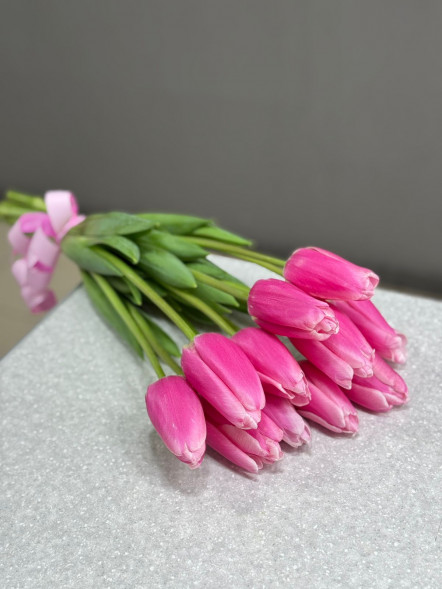 11 розовых тюльпанов в Черноморском