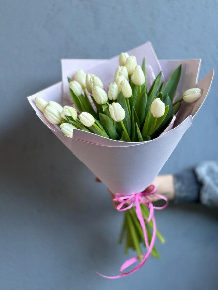 21 белый тюльпан в Черноморском