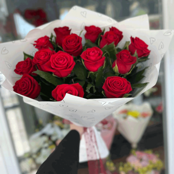 Букет 15 красных роз в Черноморском