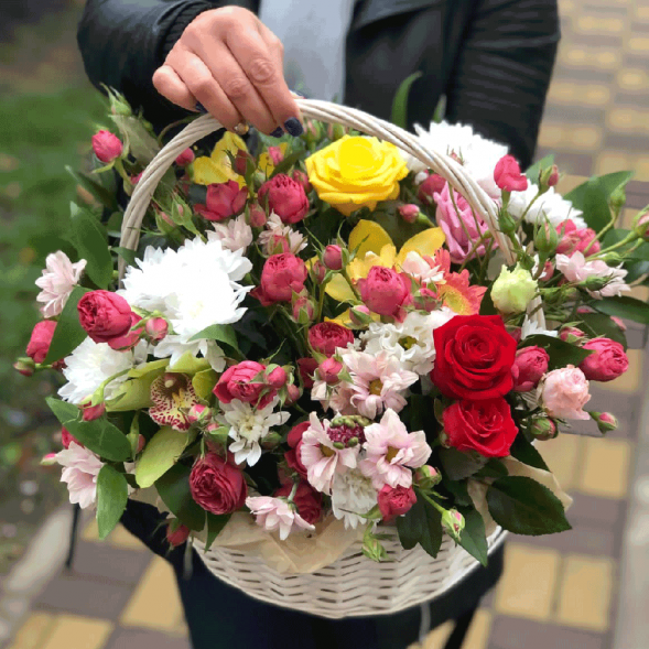 Композиция в корзине &quot;Искра счастья&quot; в Черноморском