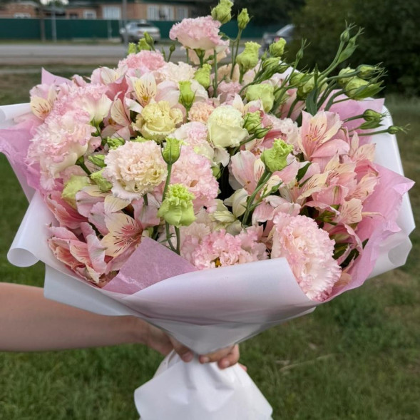 Букет из альстромерий и эустом Зефирное настроение в Черноморском