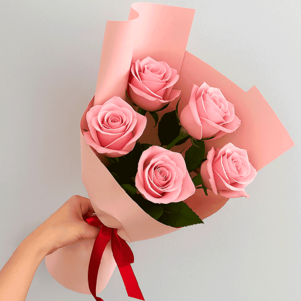 Стильный букет 5 розовых роз в Черноморском