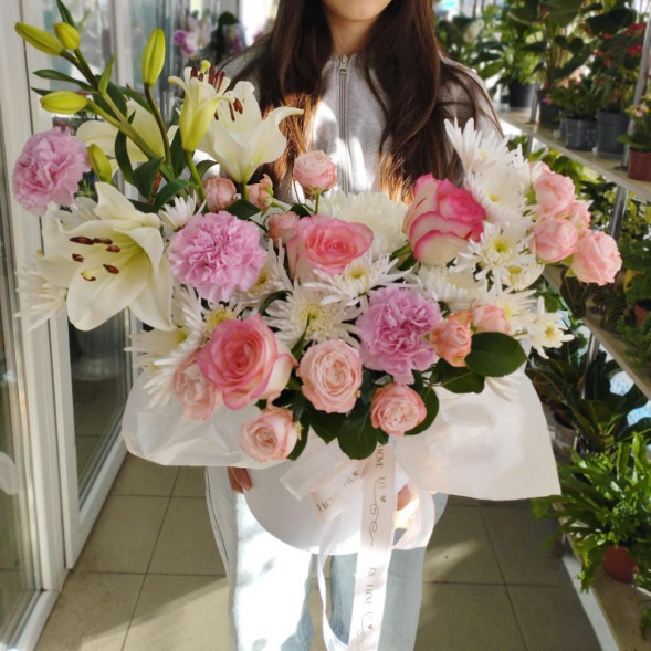 Композиция в коробке «Белый вальс»  в Черноморском